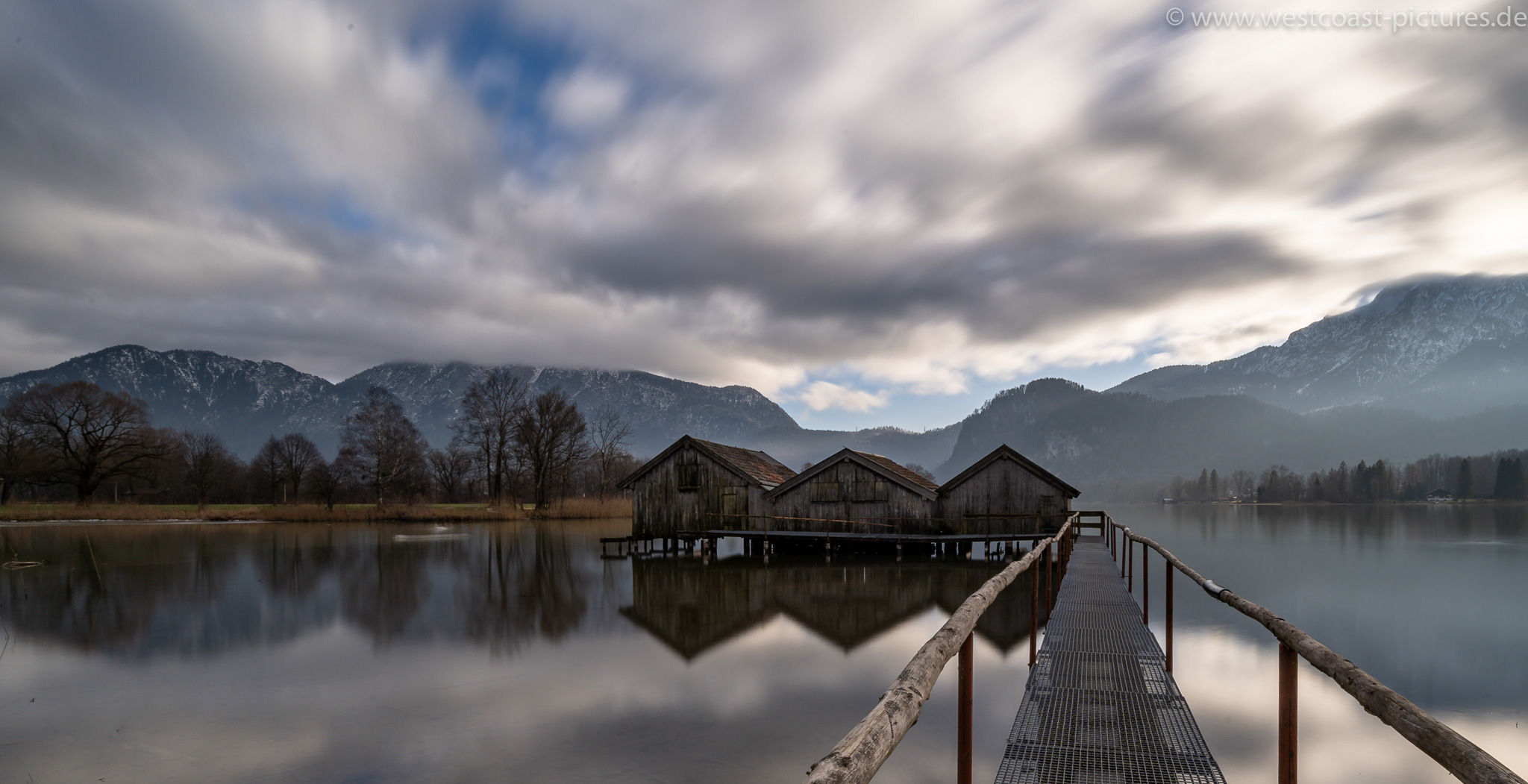 die Hütten in Schlehdorf am Kochelsee