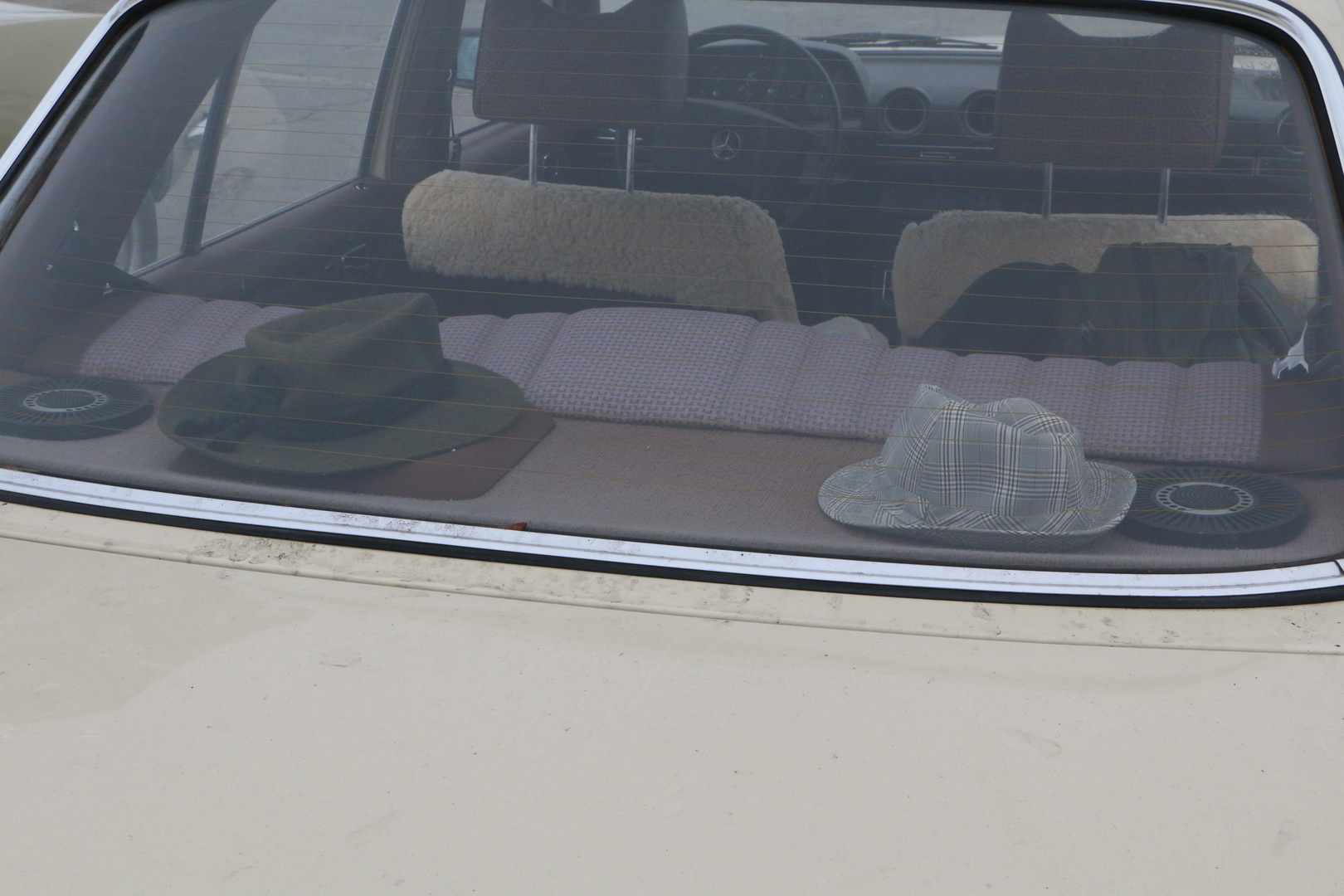 Die Hutablage Foto & Bild | fotos, world, straße Bilder auf fotocommunity