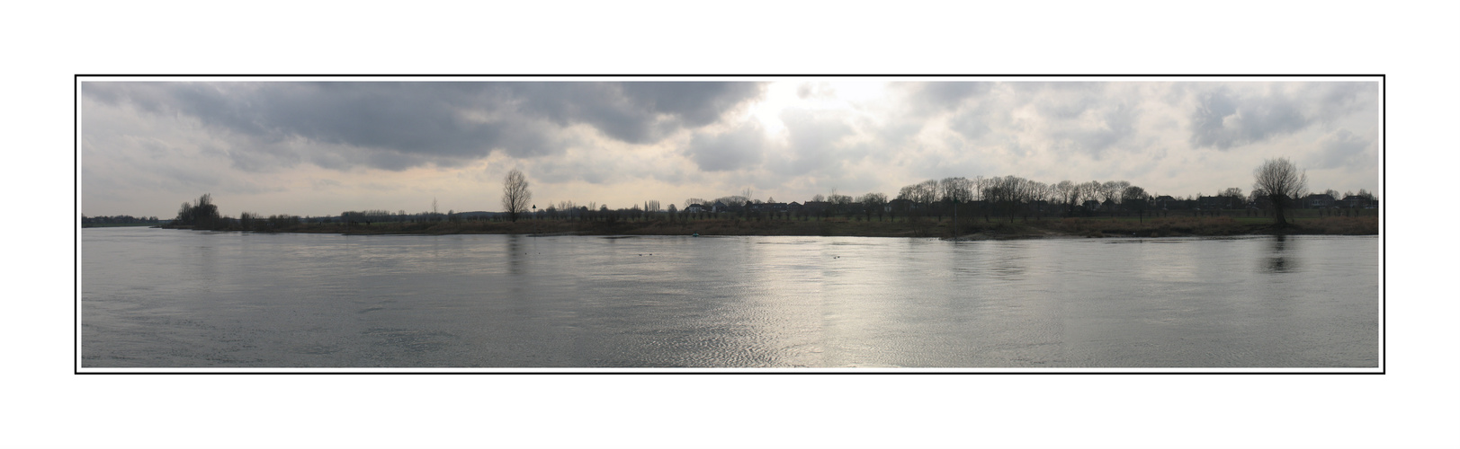 Die Ijssel in Zutphen am 13.2.2011.