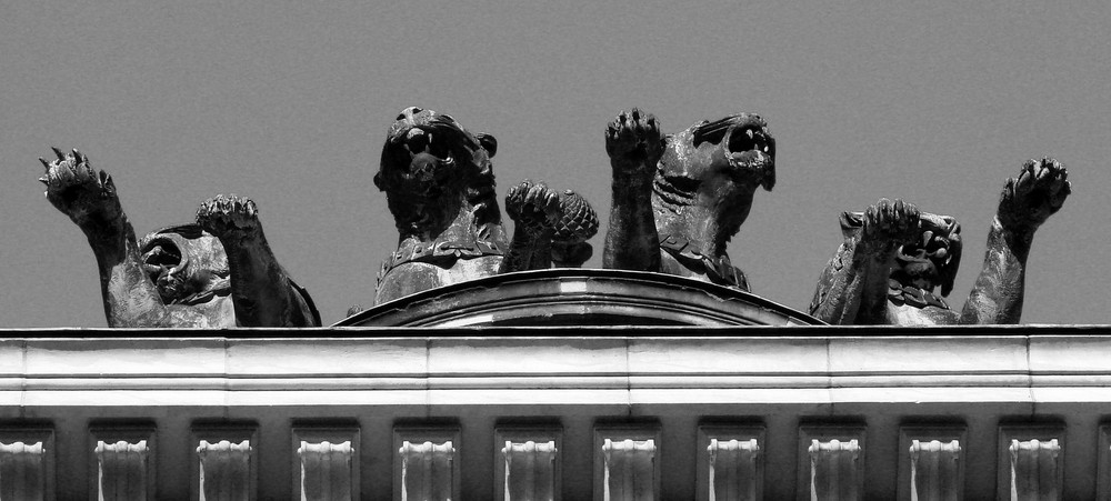 Die imposante Panterquadriga auf der Semperoper in Dresden (Detail)