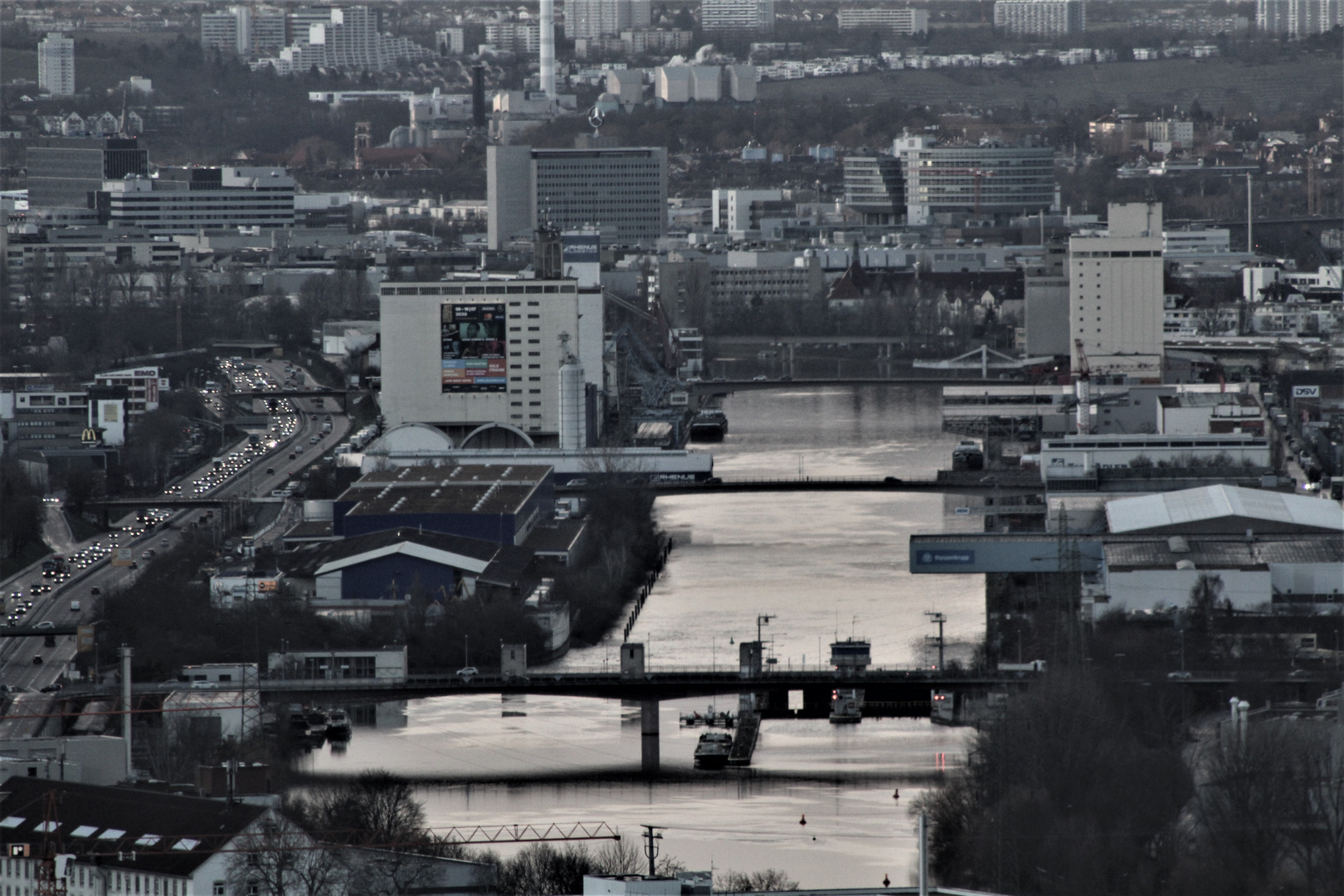 die Industrie am Neckar