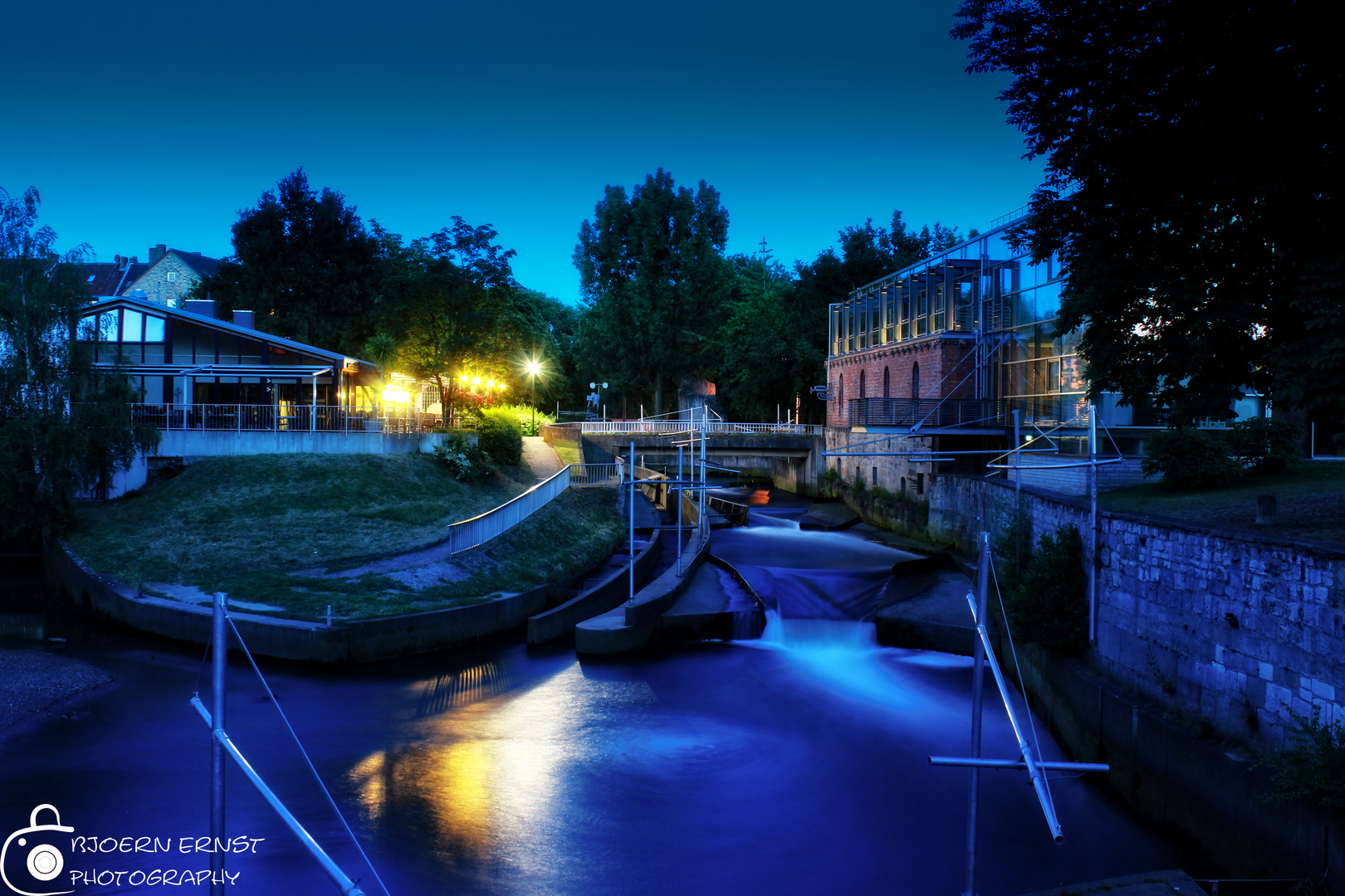 Die Innerste an der Bischofsmühle in Hildesheim bei Nacht