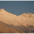 Die Innsbrucker Nordkette im Lichte der Morgensonne ....