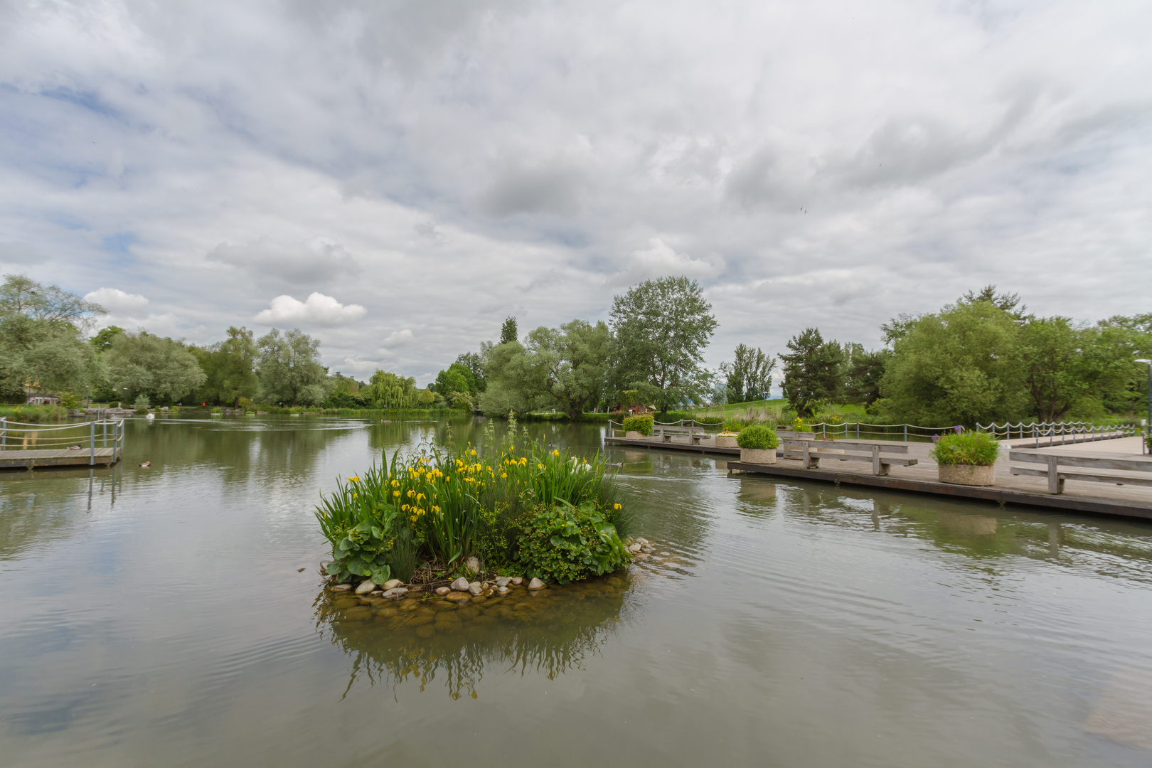 Die Insel im Park