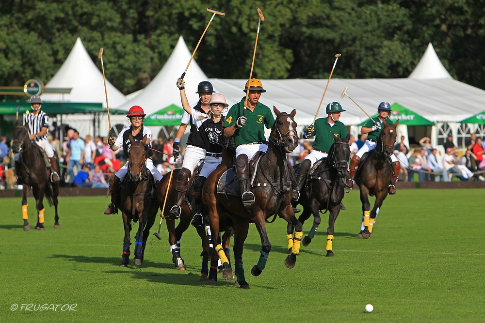 "Die Jagd nach dem Ball ist eröffnet"...