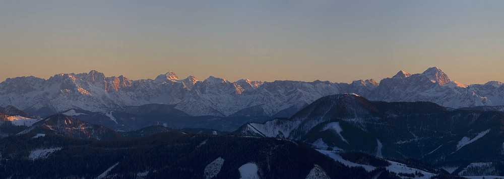 Die Julischen Alpen bei unter gehender Sonne