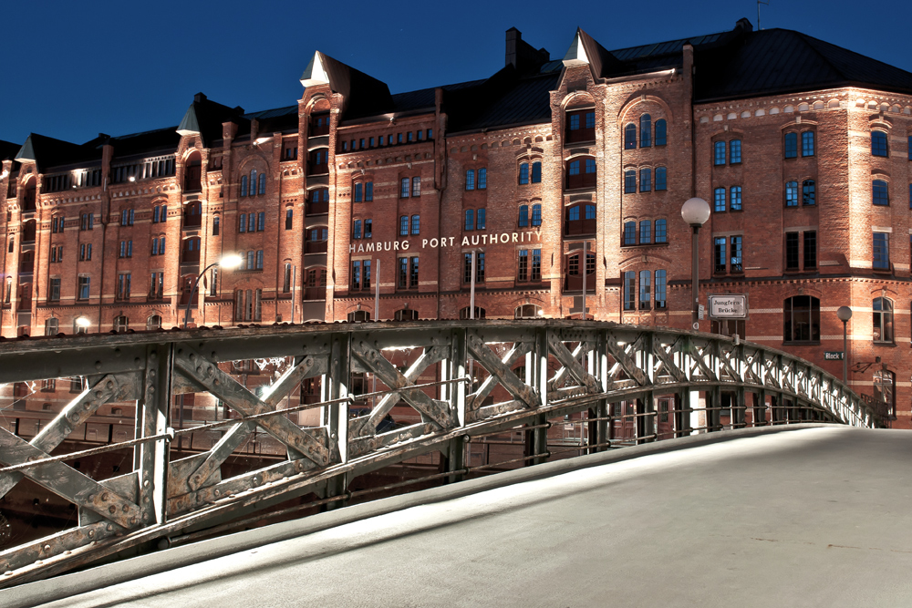 Die "Junfernbrücke" zur Speicherstadt