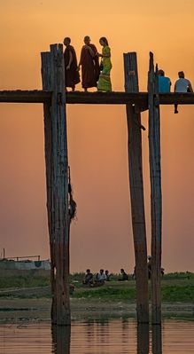 Die junge Frau und der Mönch