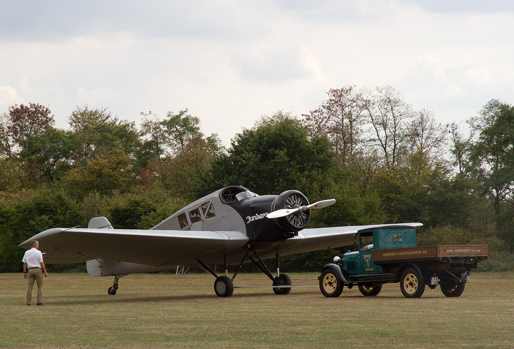 die Junkers F13 und ihr Zugpferdchen