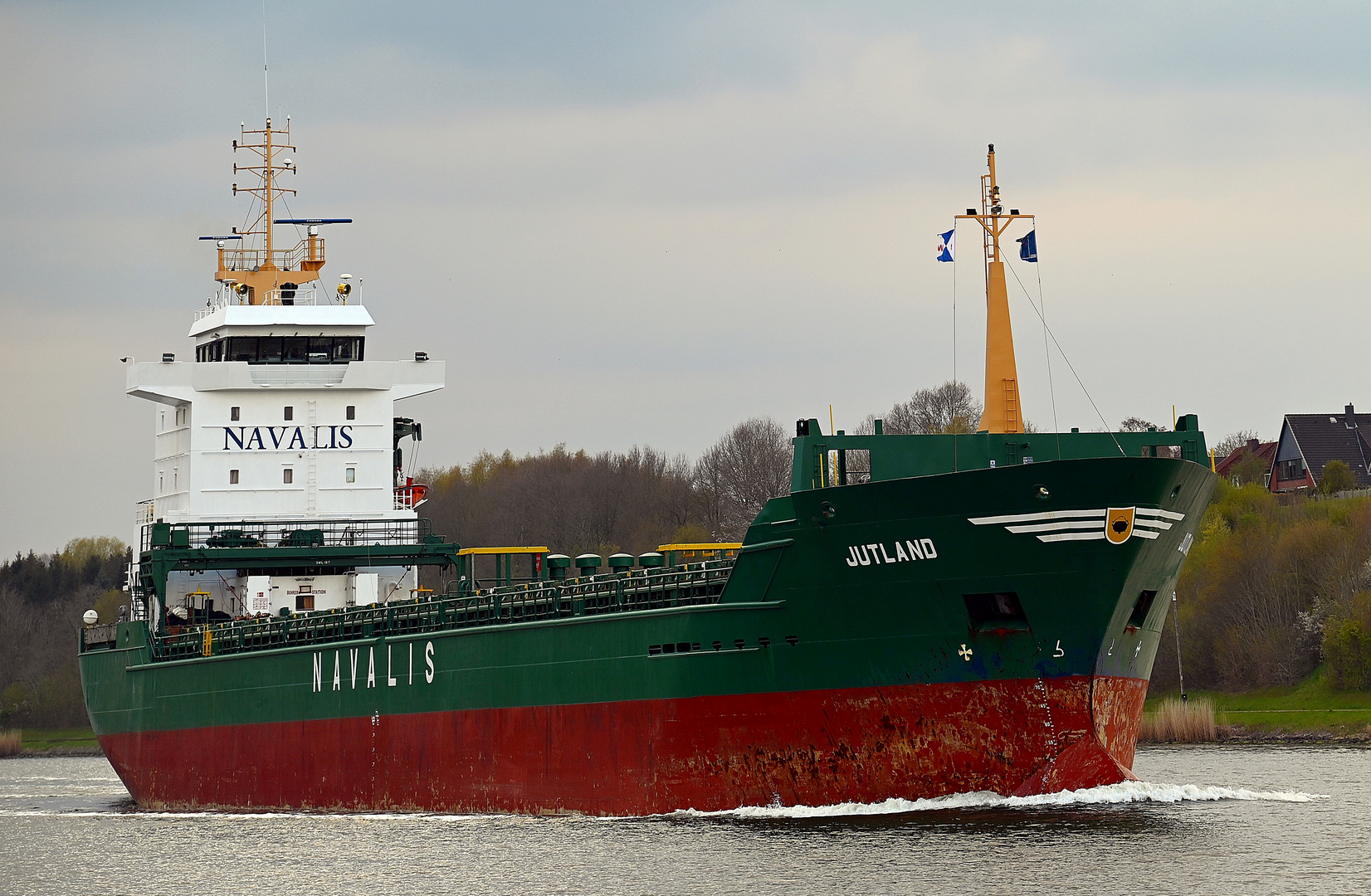 Die JUTLAND bei Sehestedt im Nord-Ostsee-Kanal