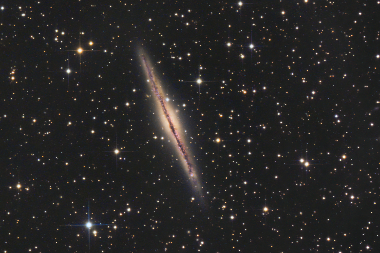 Die Kantengalaxie NGC891 im Sternbild Andromeda