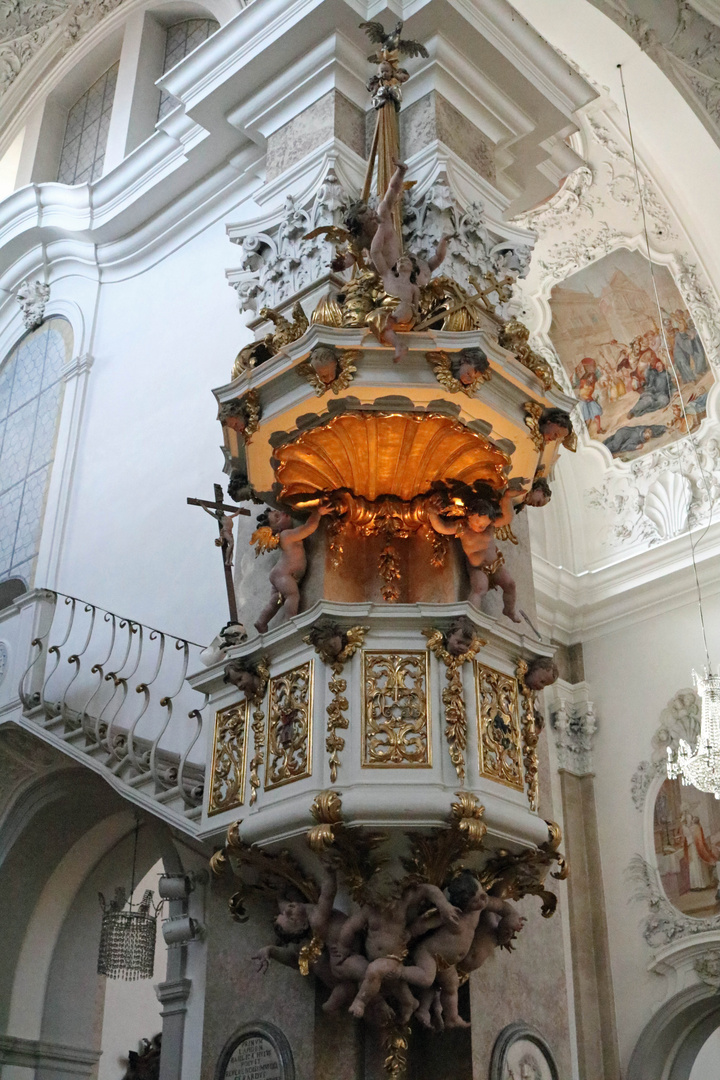 Die Kanzei in der Klosterkirche Steingaden