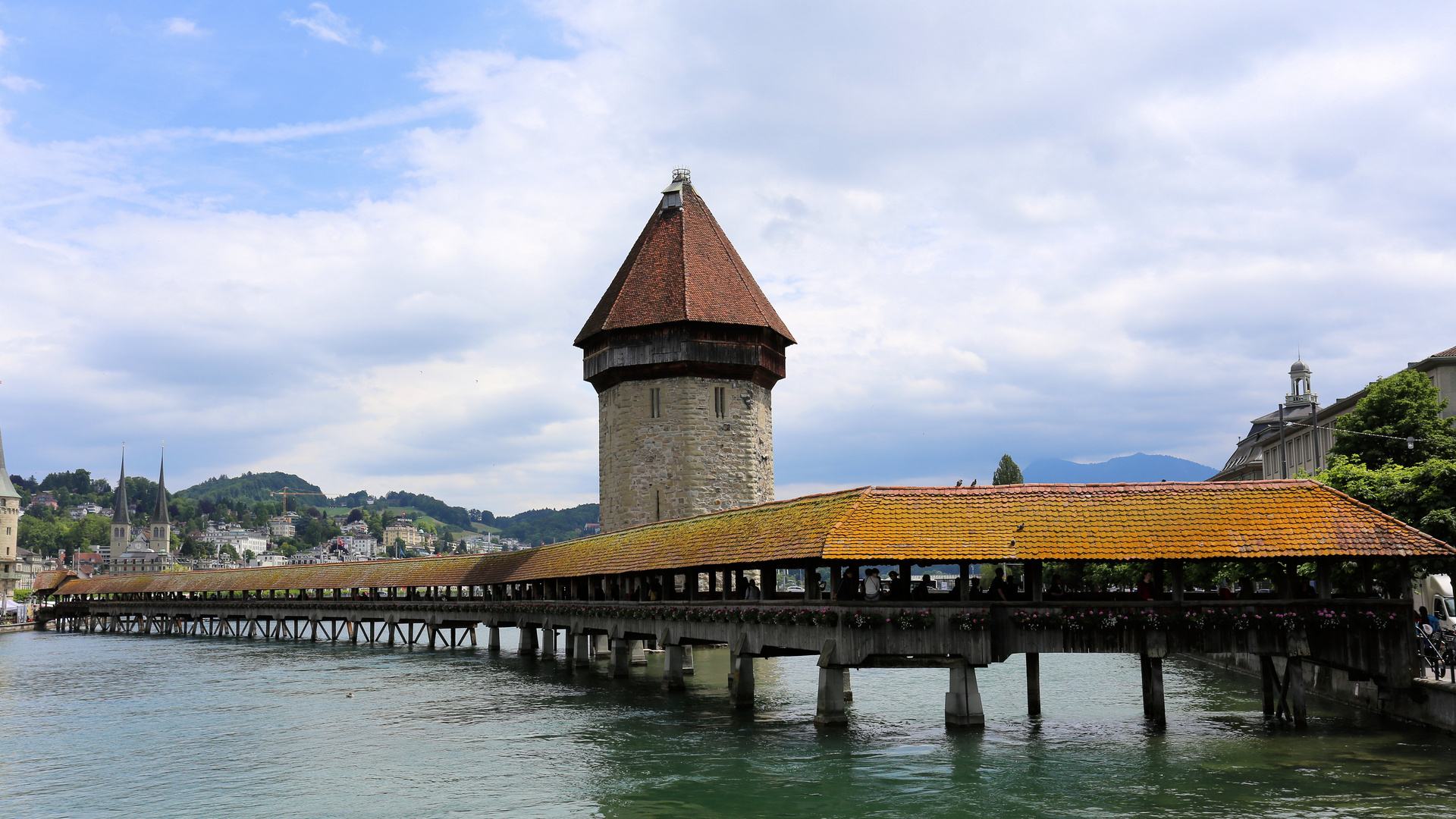 Die Kapellbrücke mit Wasserturm