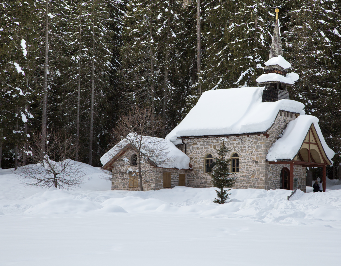 Die Kapelle am Pragser Wildsee