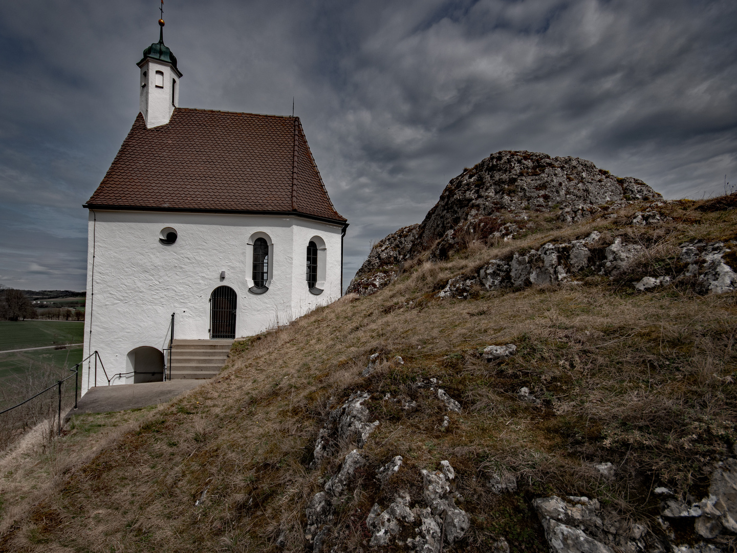 Die kapelle auf dem Fels