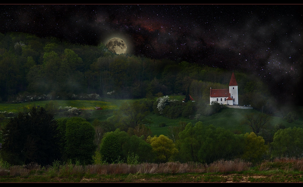 Die Kapelle und der Mond