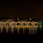 Die Karlsbrücke bei Nacht
