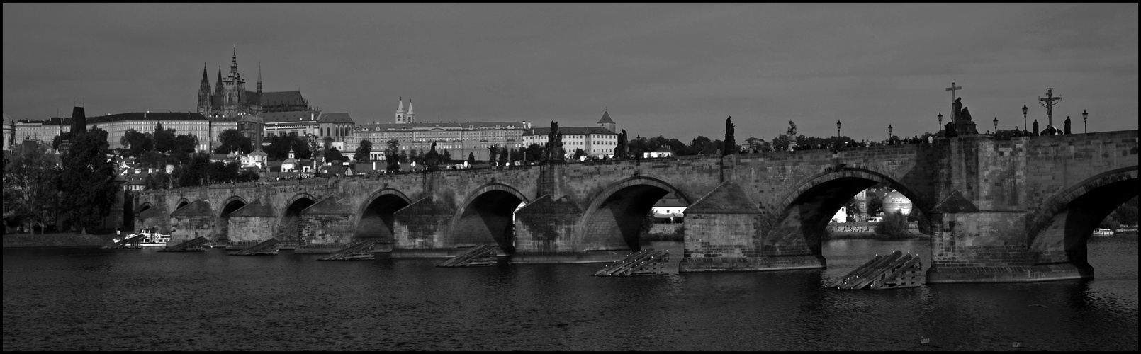 Die Karlsbrücke in SW