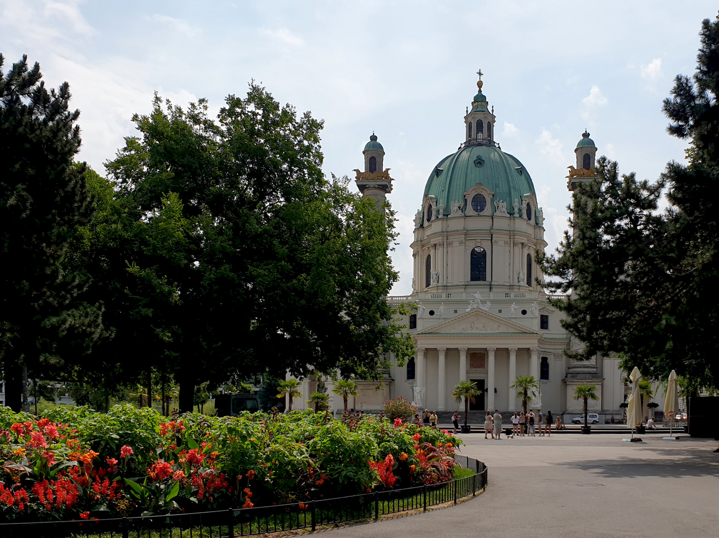 Die Karlskirche am Tag