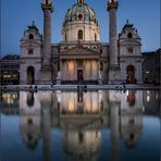 Die Karlskirche zur blauen Stunde