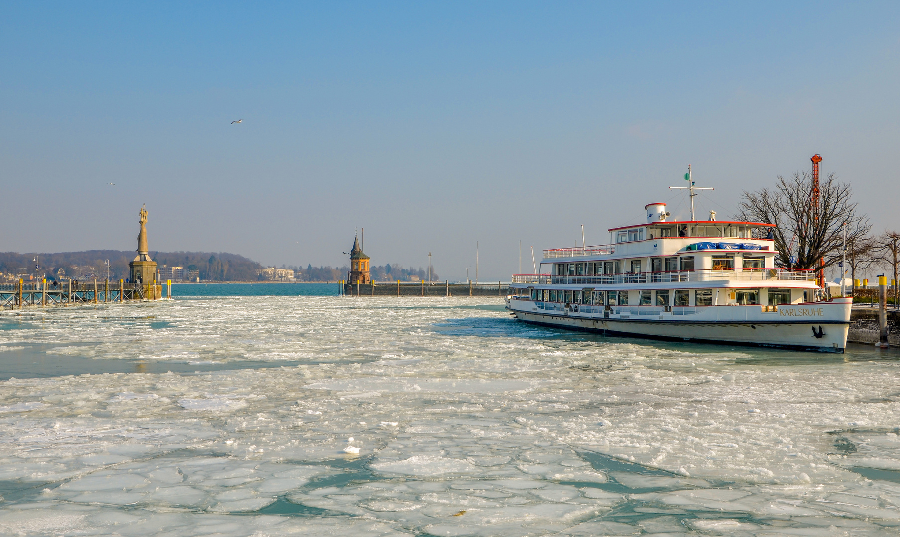 Die Karlsruhe im Eis