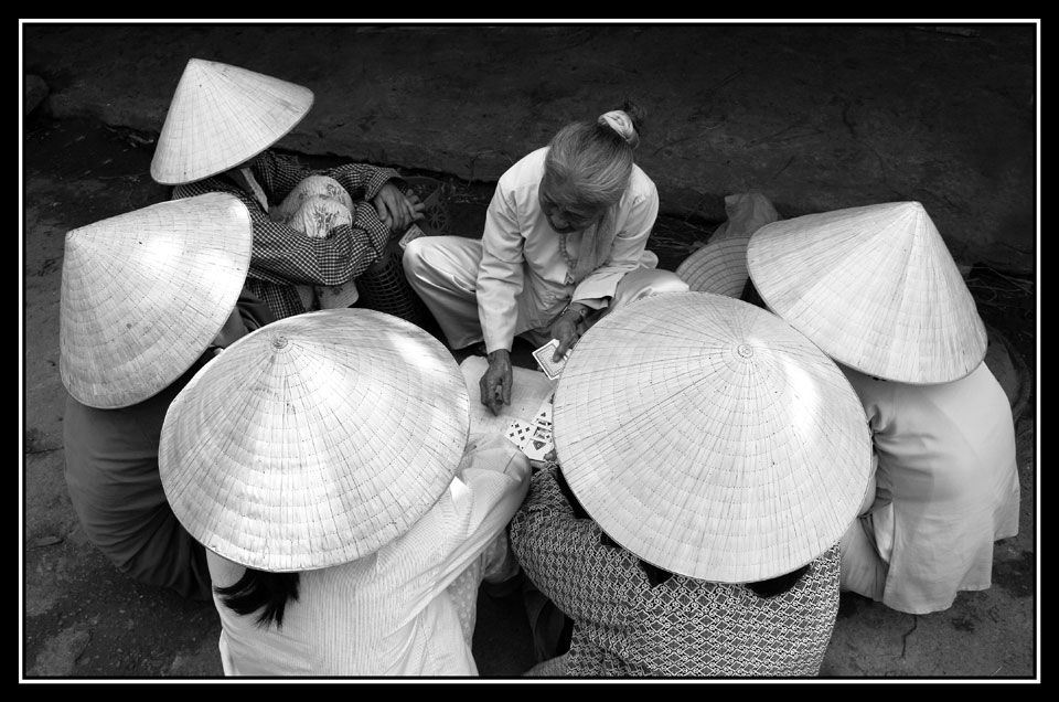 Die Karten lügen nicht! Bei Hue Vietnam