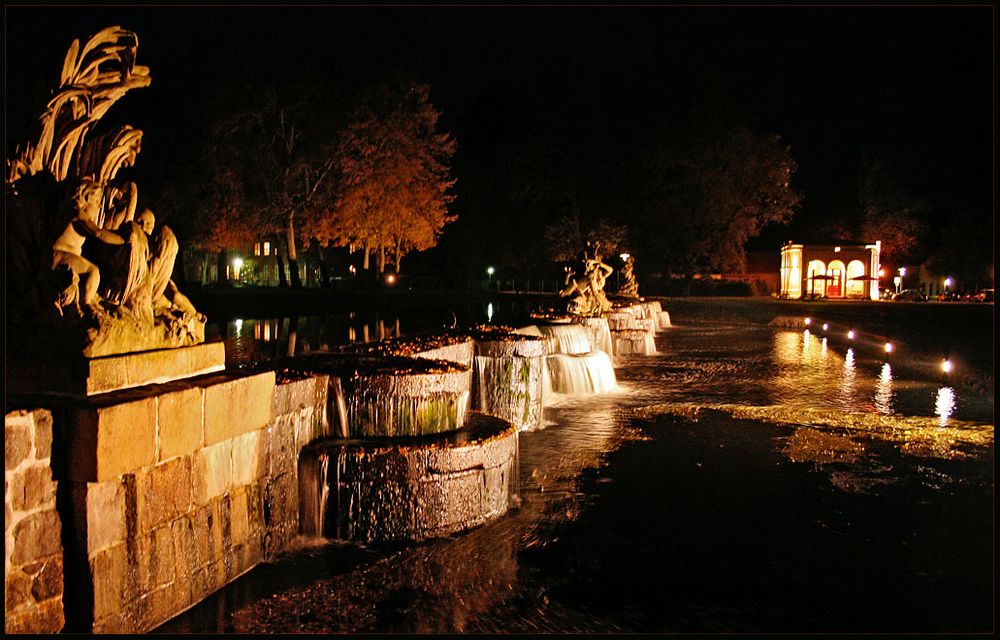 Die Kaskaden bei Nacht...