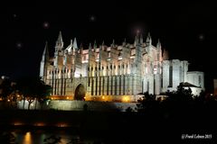 Die Kathdrale "La Seu" bei Sternenhimmel