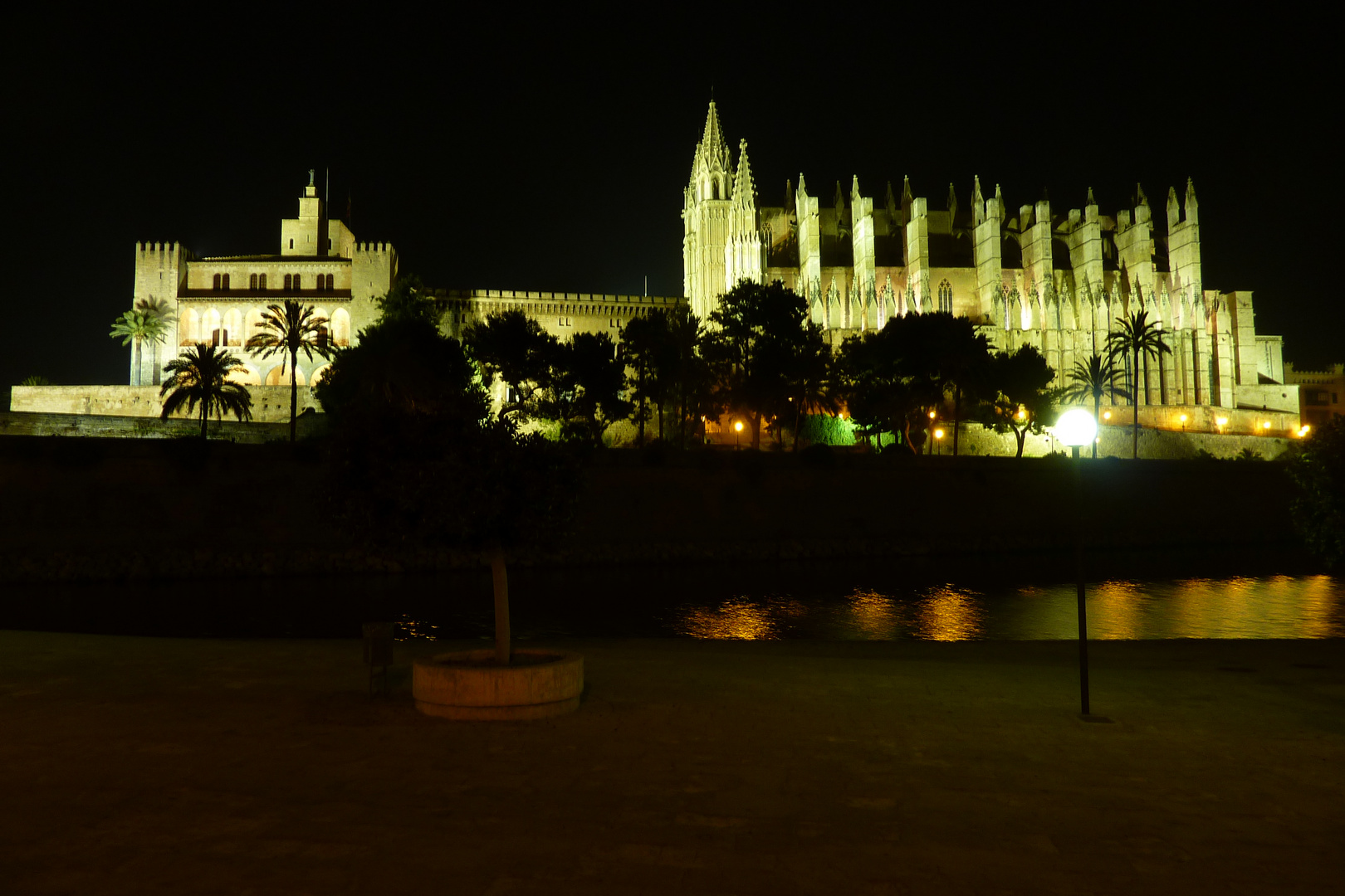 Die Kathedrale bei Nacht