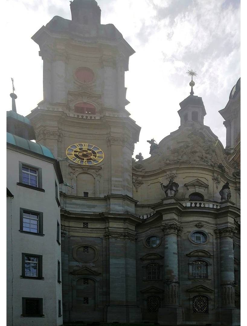 Die Kathedrale St. Gallen an einem trüben Tag