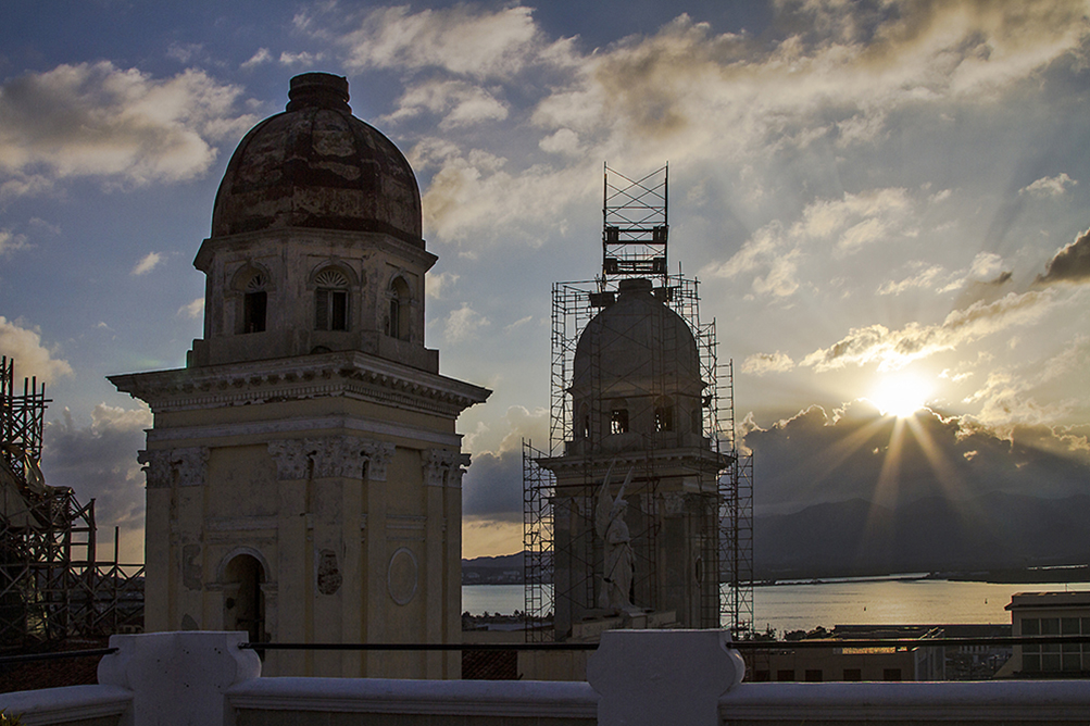 die Kathedrale von Santiago de Cuba abends