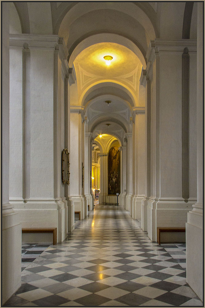 DIE KATHOLISCHE HOFKIRCHE IN DRESDEN