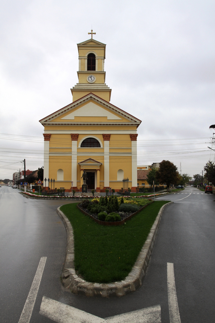 Die katholische Kirche in Großsanktnikolaus (Sânnicolau Mare) im Banat in Rumänien