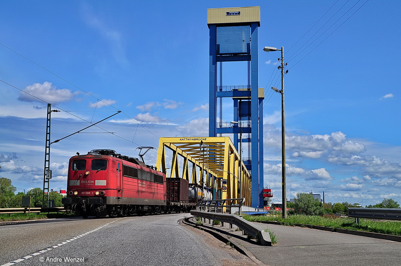 Die Kattwykbrücke ...