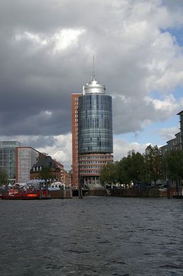 Die Kehrwiederspitze vor der Speicherstadt,