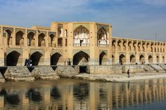 Die Khadju-Brücke in Isfahan...