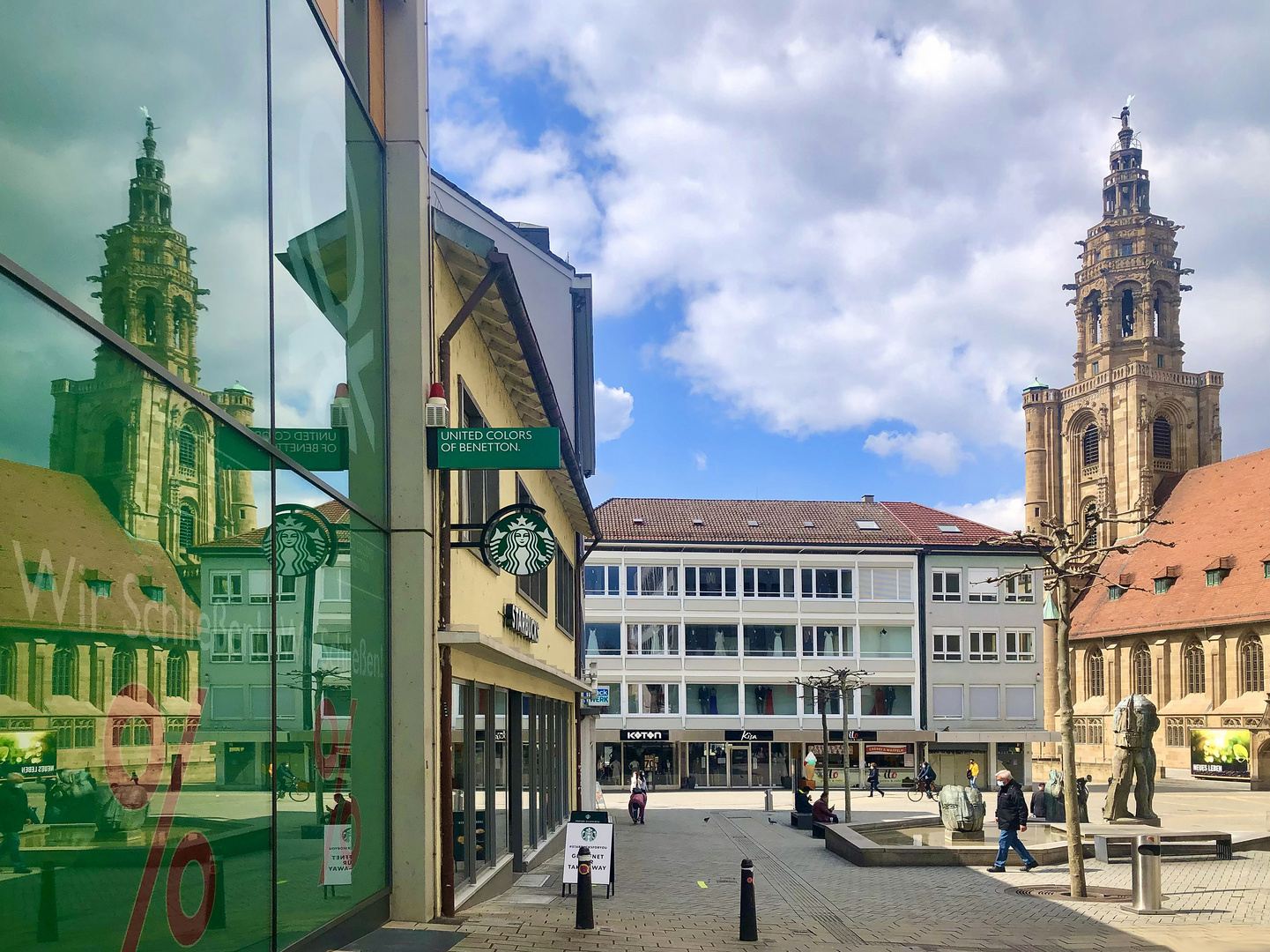 Die Kilianskirche im Spiegel