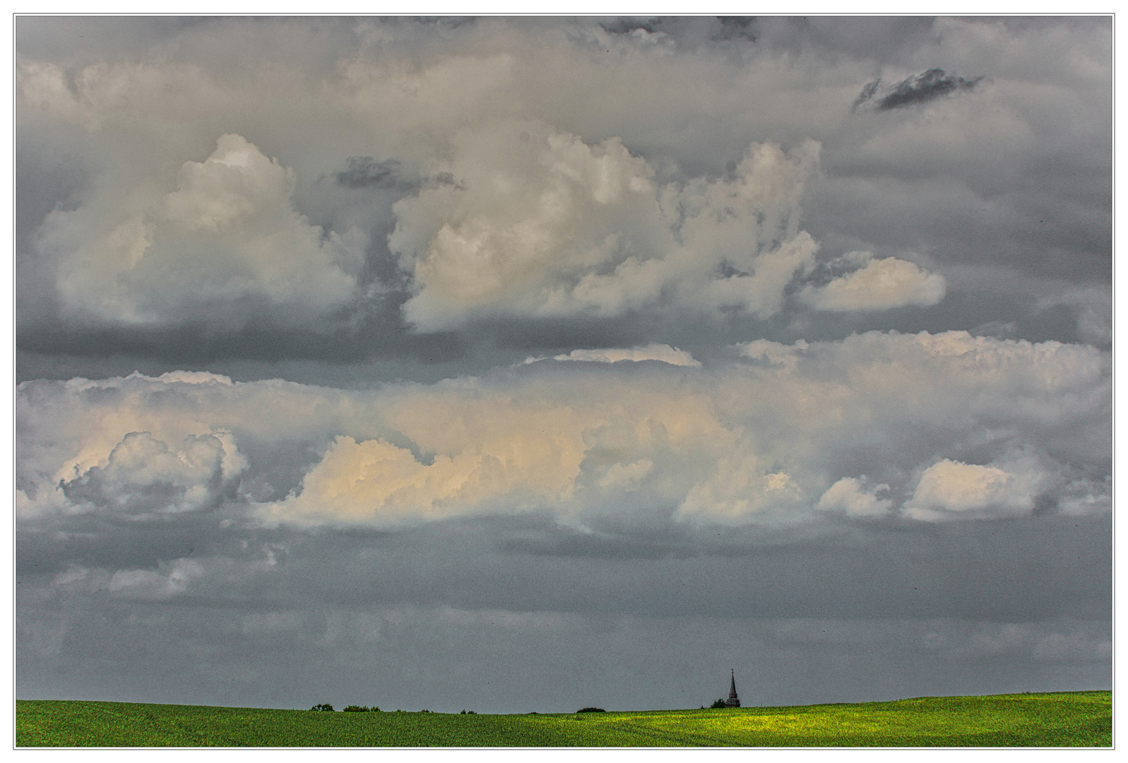 Die Kirche am Horizont