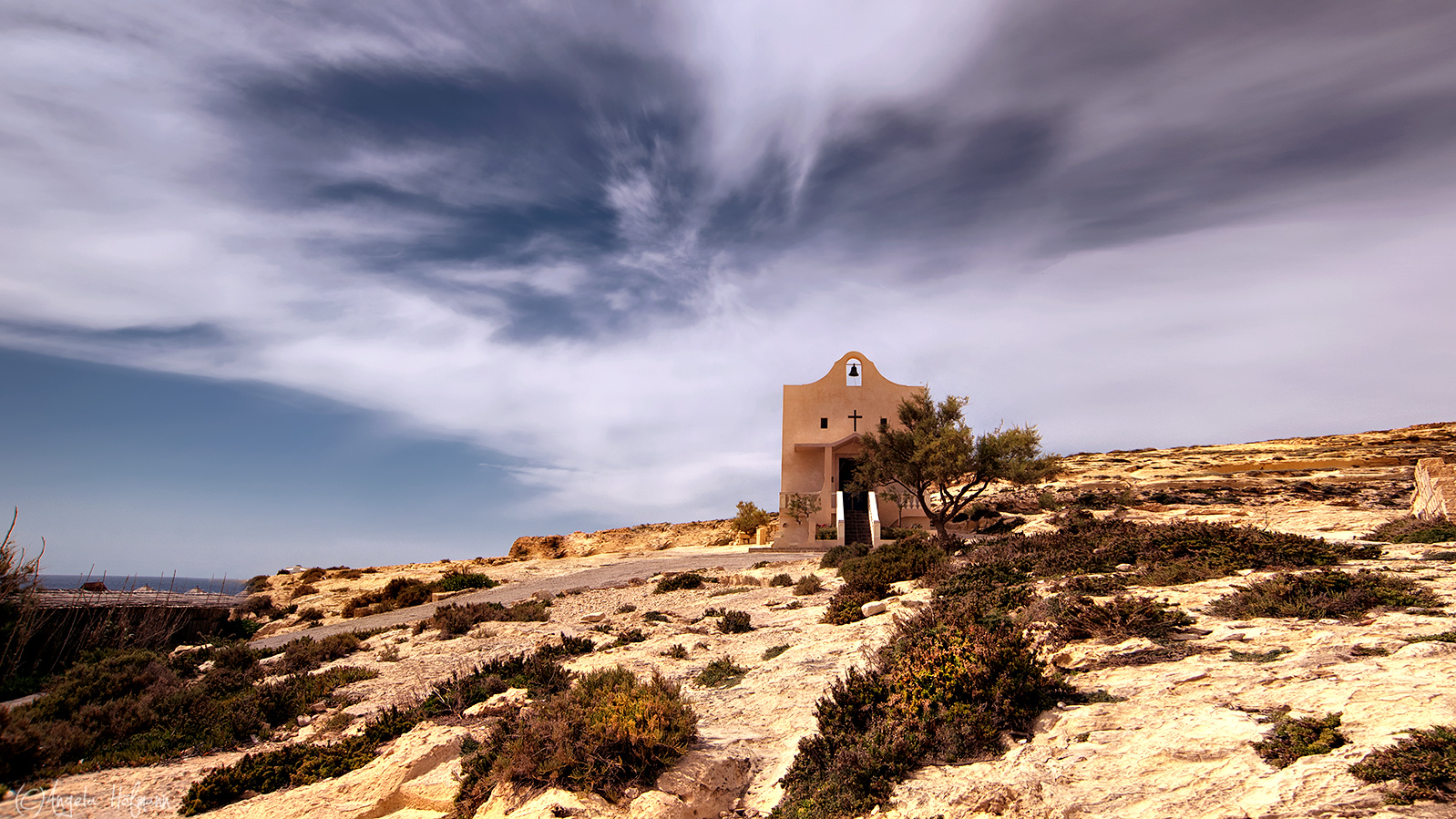 Die Kirche an der Dwejra Bay