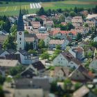 ...die Kirche bleibt im Dorf