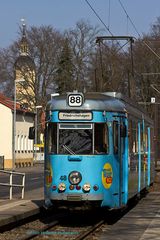 DIE KIRCHE BLEIBT IM DORFE,