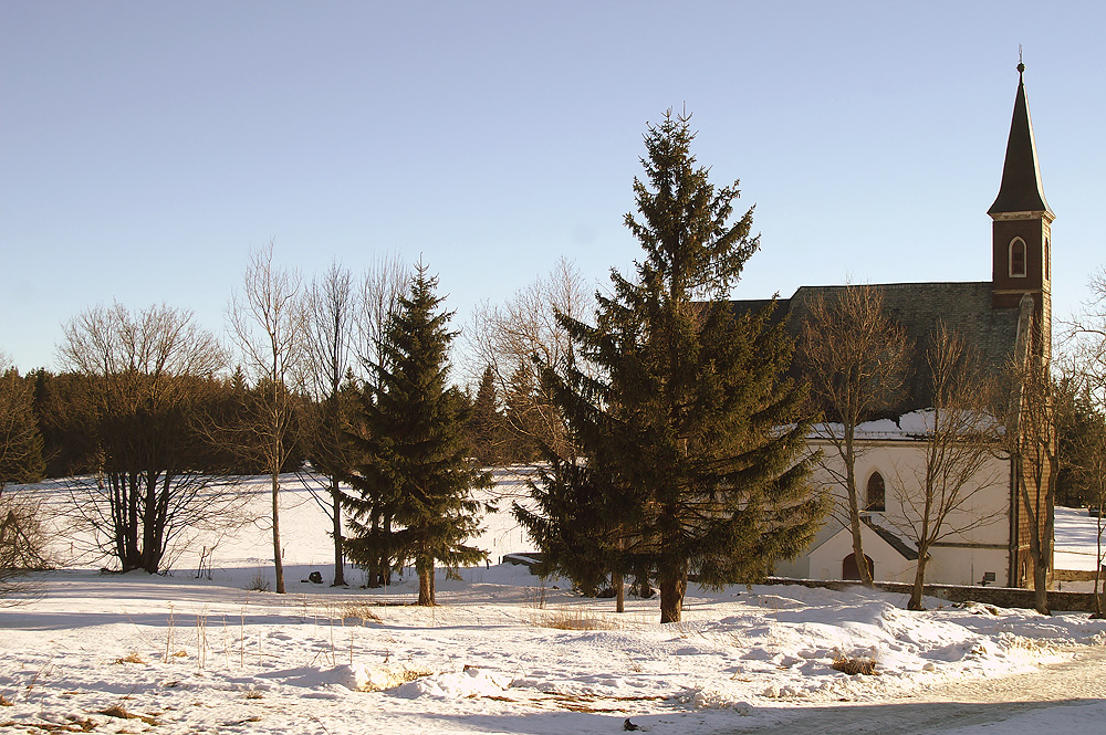 Die Kirche im Dorf