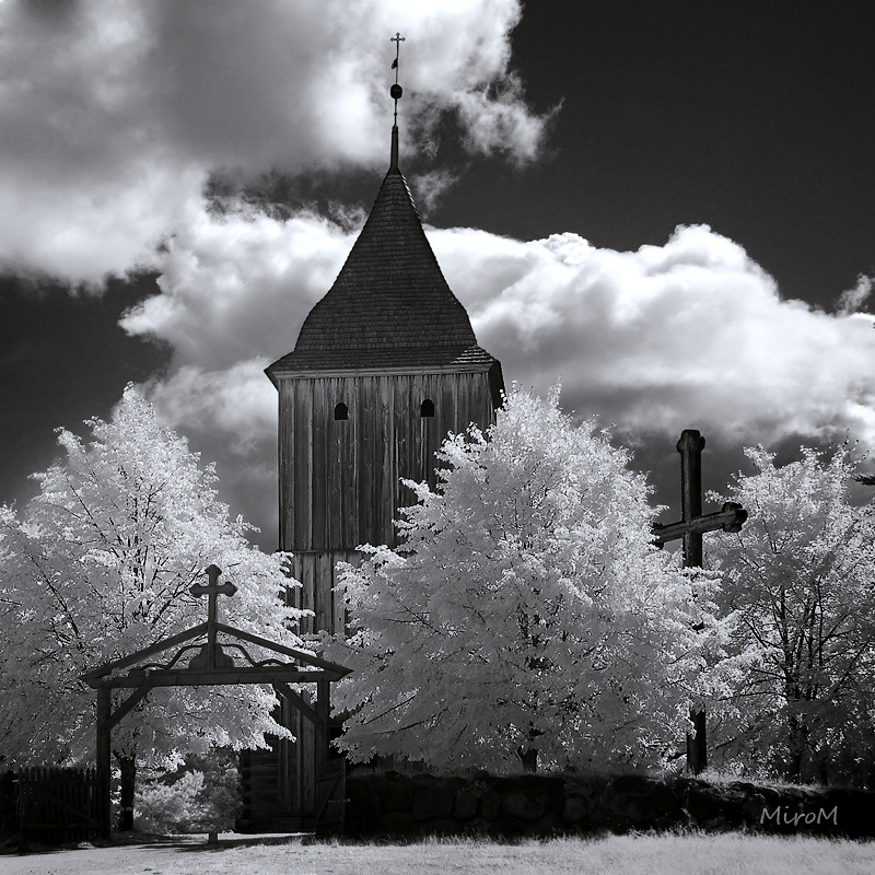 Die Kirche im Dorf