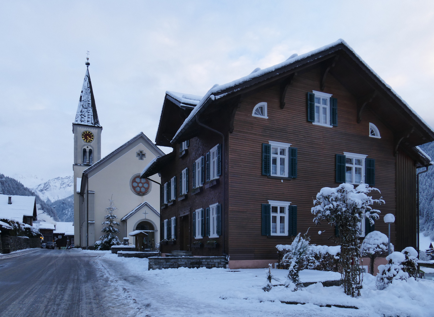 ...die Kirche im Dorf...