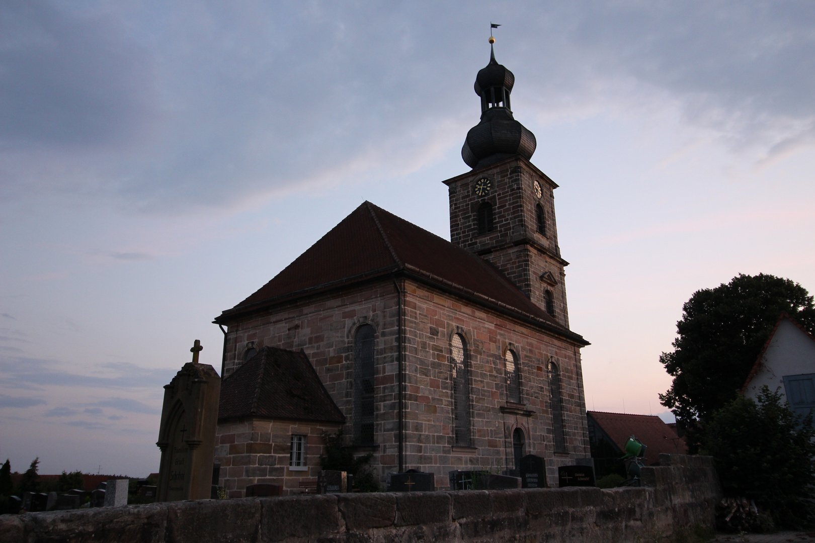 Die Kirche im Dorf lassen...