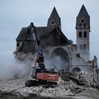 Die Kirche im Dorf lassen