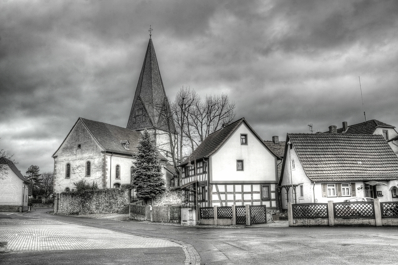 Die Kirche im Dorf lassen