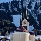 Die Kirche im Ort Riezlern*