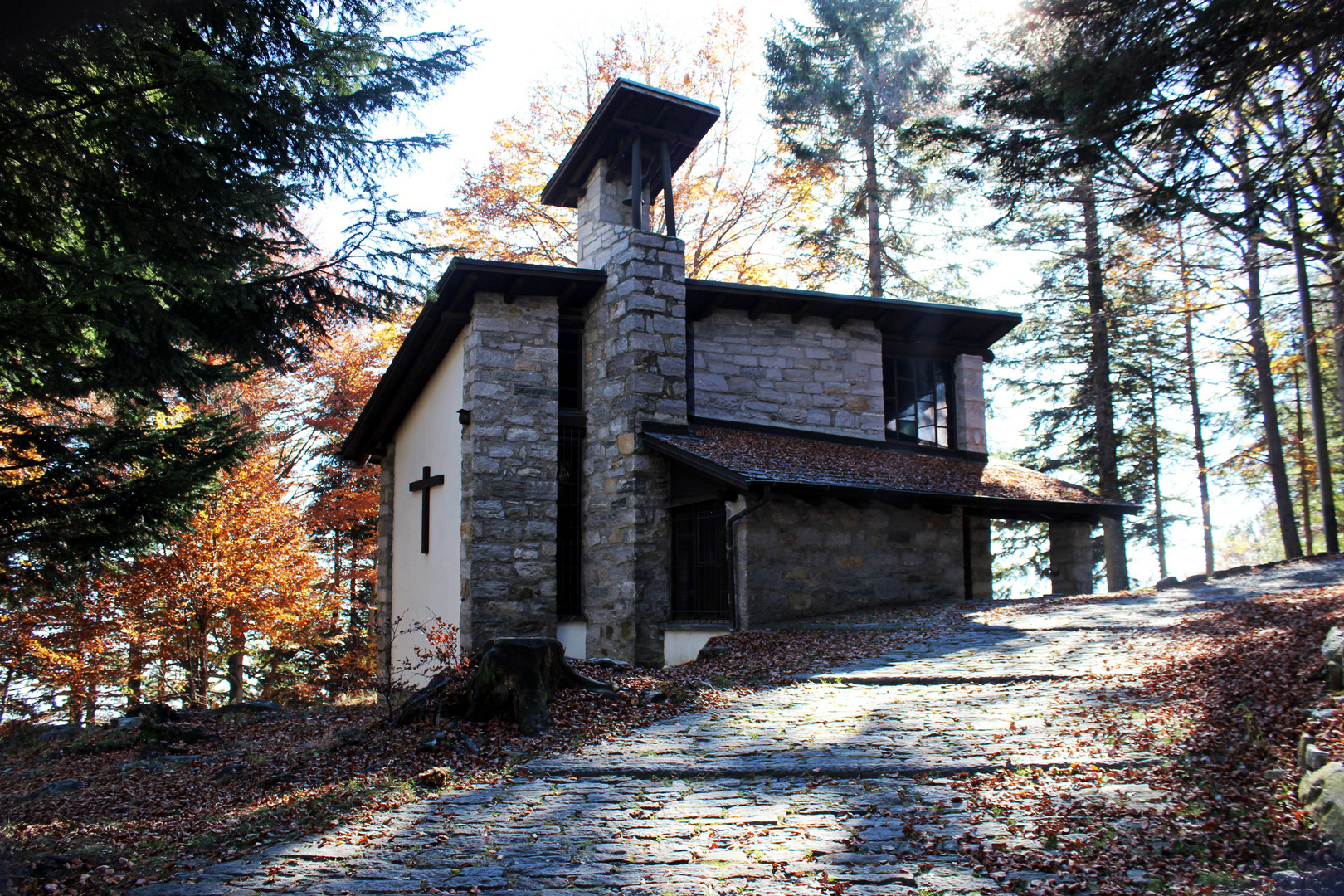 Die Kirche im Wald ...