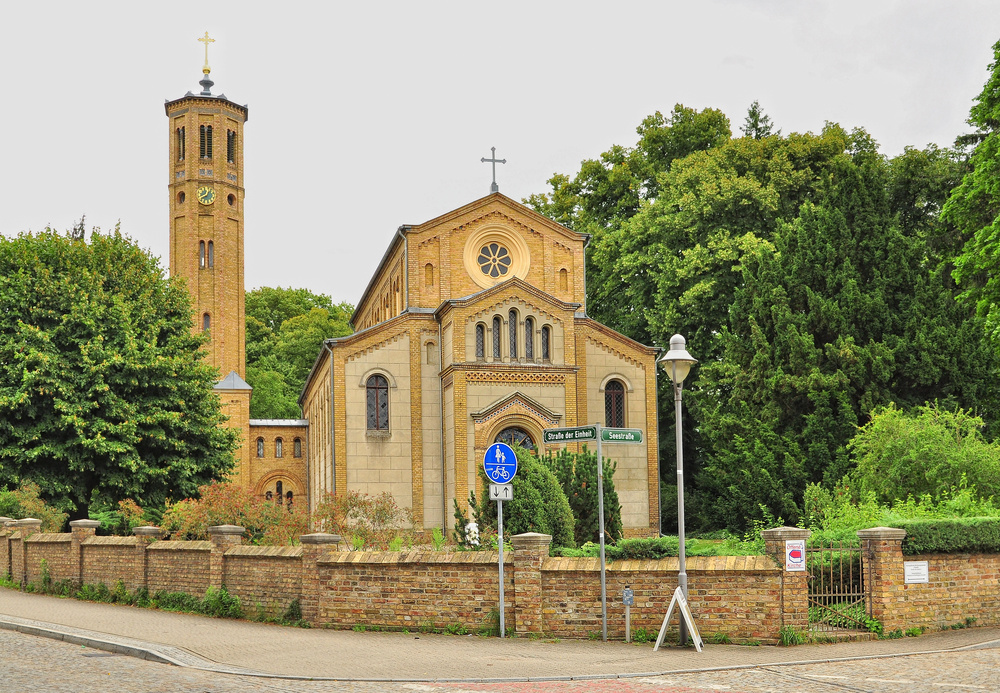 Die Kirche in Caputh.....